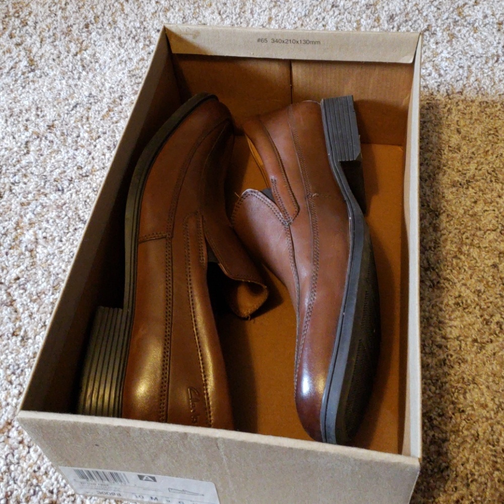 Clark's leather dress shoes mens size 10 nwot